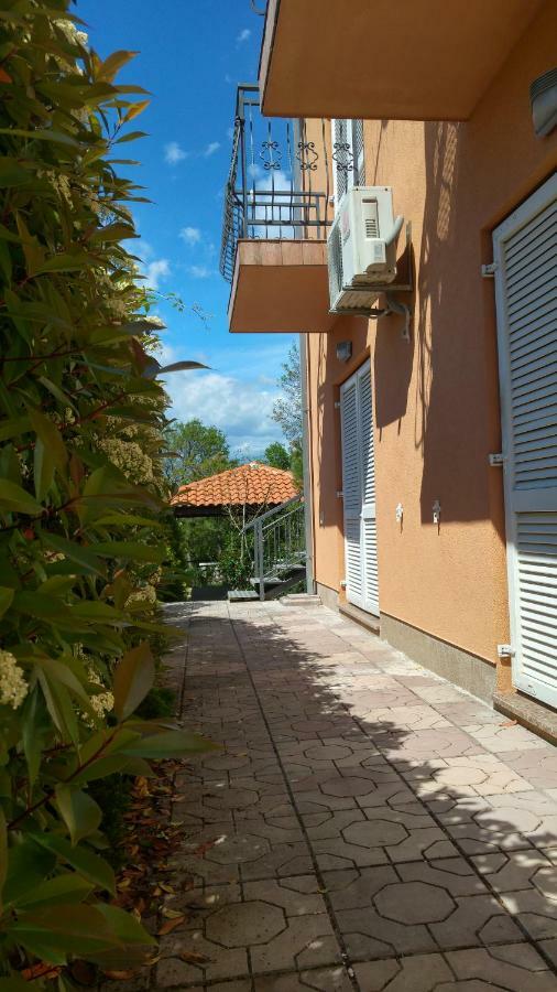Apartments Eden Jadranovo Luaran gambar