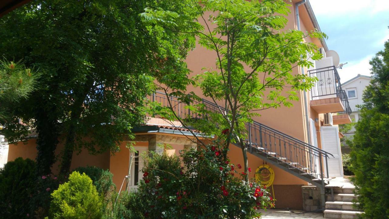 Apartments Eden Jadranovo Luaran gambar